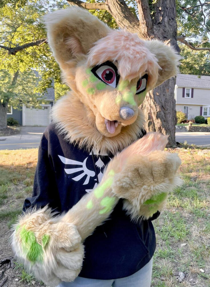 cat tiger lion spotted cute fursuit partial long tail tan green yellow pink 3d follow me eyes